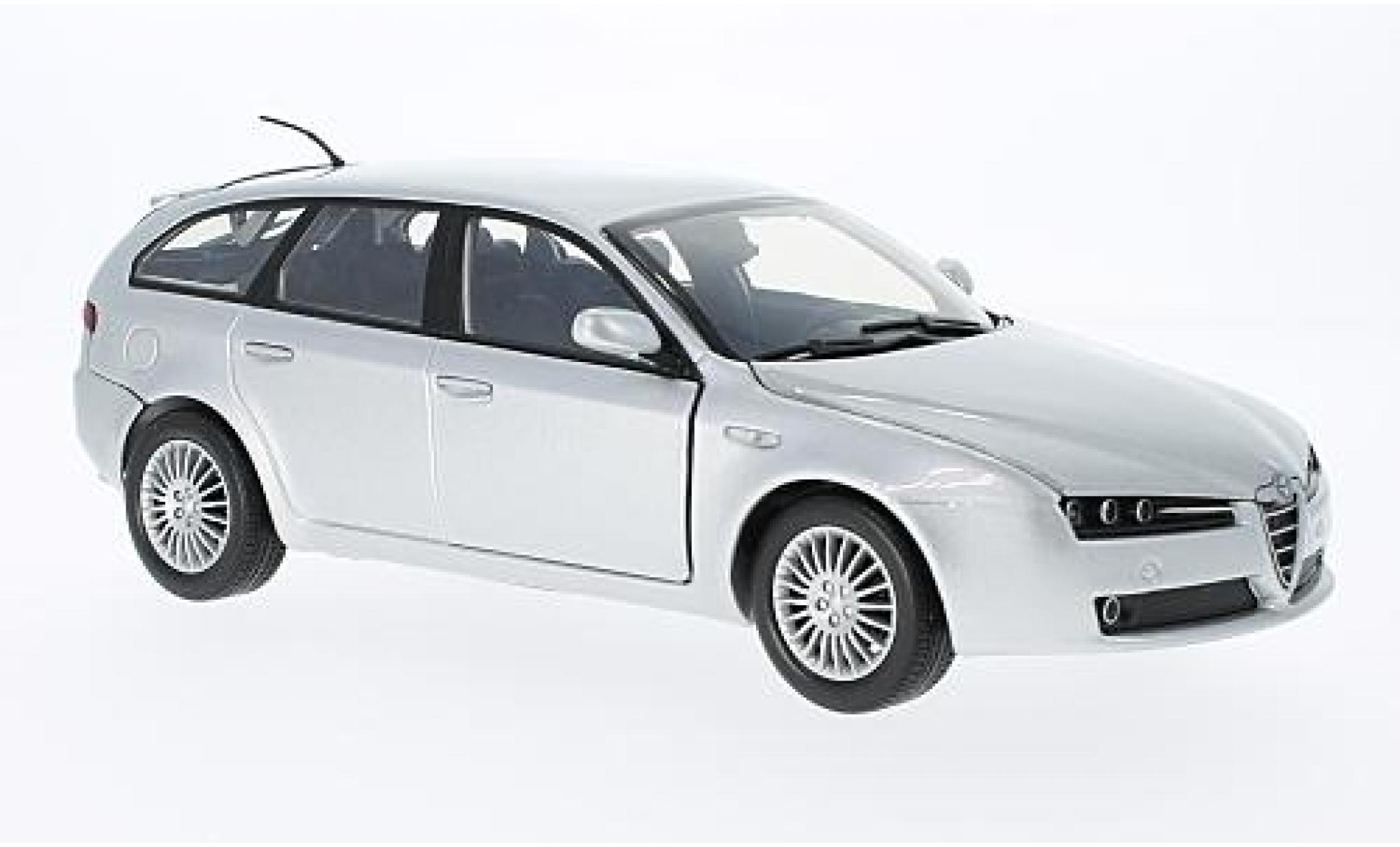 Alfa Romeo 159 1/18 Motormax SW silver 1:18 diecast model cars