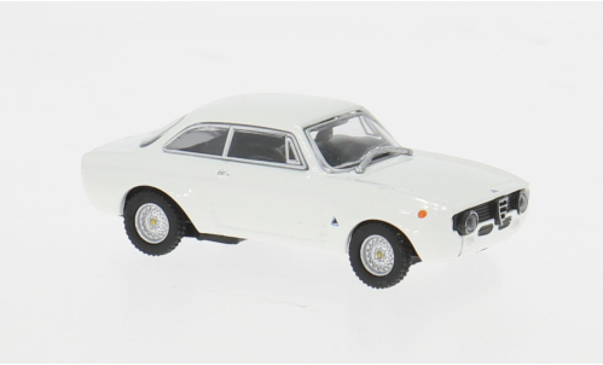 Alfa Romeo GT 1/87 Minichamps A 1300 Junior white 1972 1:87 diecast model cars