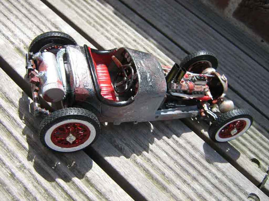 Alfa Romeo 2300 cabriolet spider (1932) de style rat rad 1/18 Burago