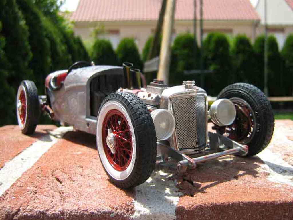 Alfa Romeo 2300 cabriolet spider (1932) de style rat rad 1/18 Burago