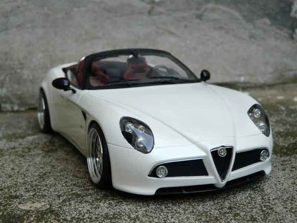 Alfa Romeo 8C Competizione 1/18 MR Collection Competizione spider mr white jantes alu diecast model cars
