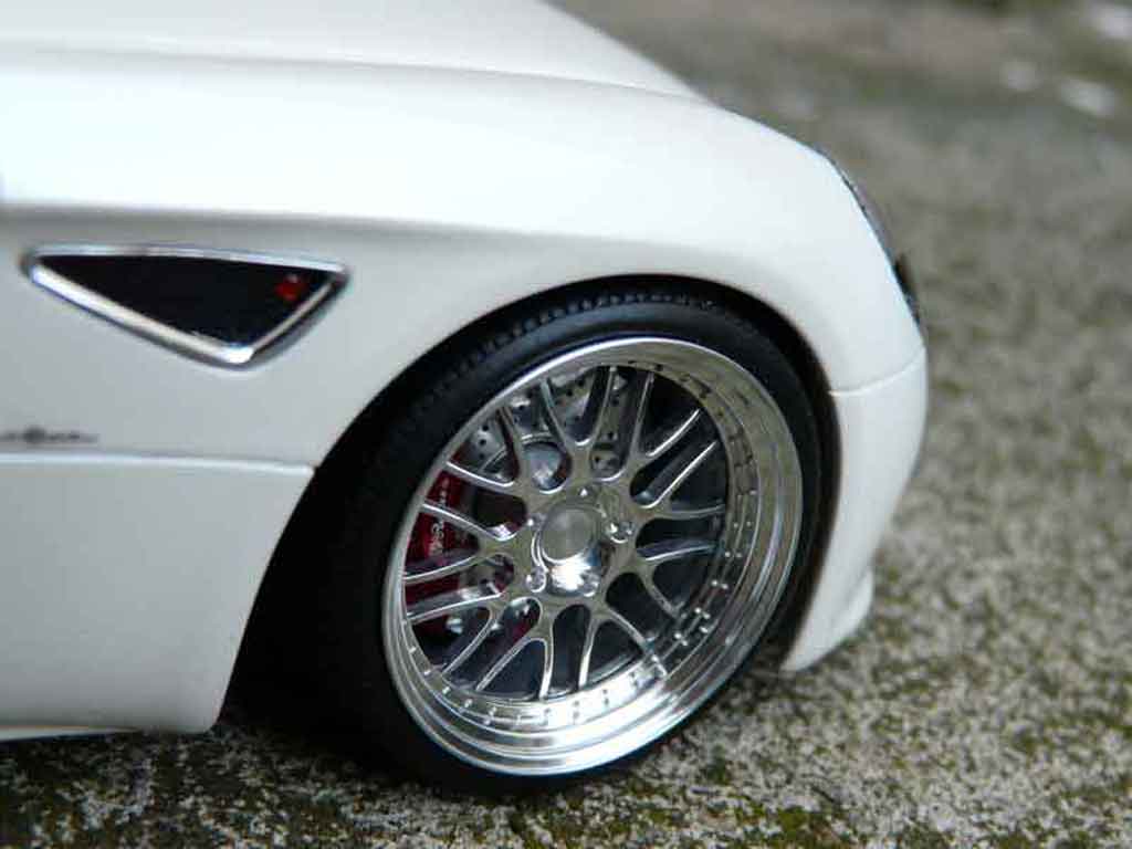 Alfa Romeo 8C competizione spider mr white jantes alu 1/18 MR Collection
