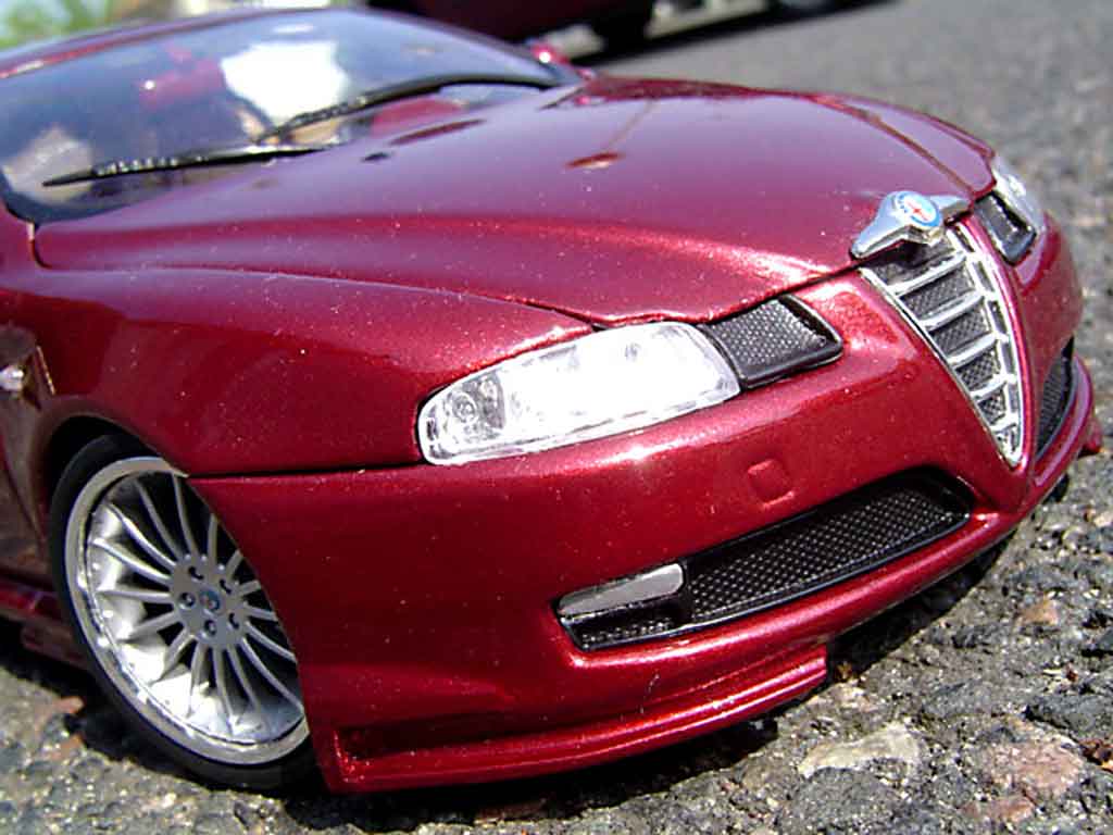 Alfa Romeo GT coupe gturismo 1/18 Welly