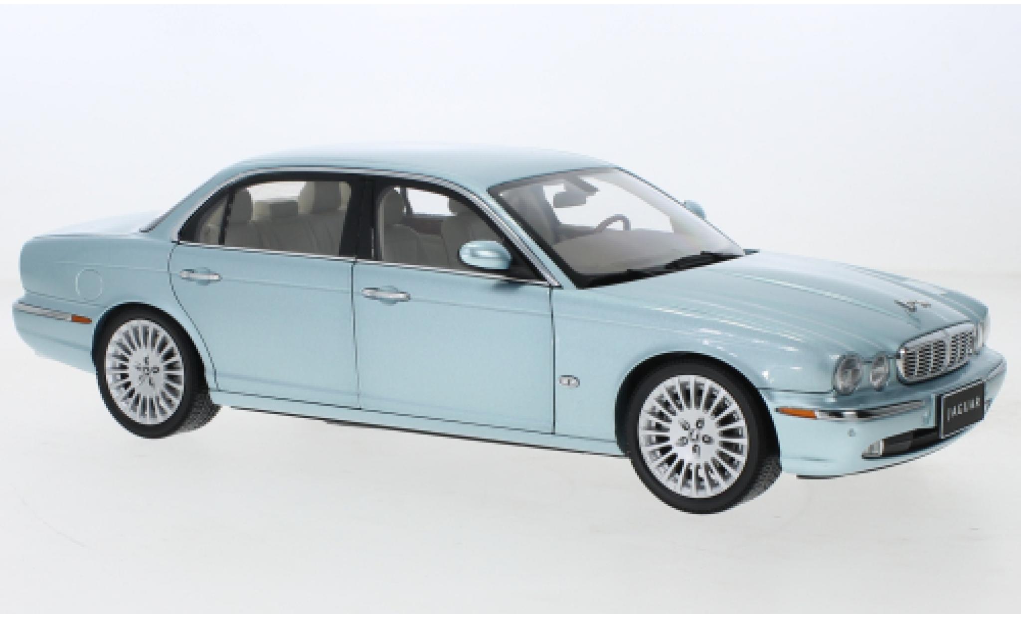Jaguar XJ 1/18 Almost Real 6 (X350) metallise blue clair 2006 diecast model cars