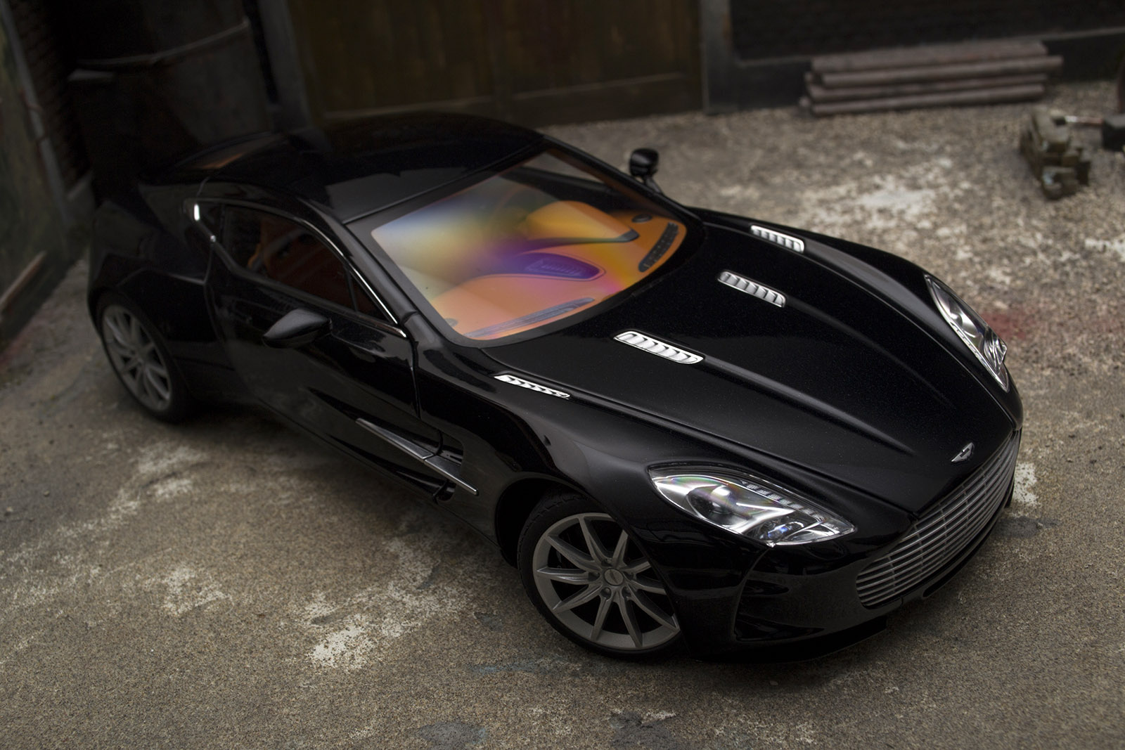 Aston Martin One 77 1/18 Autoart 77 black pearl interieur orange diecast model cars