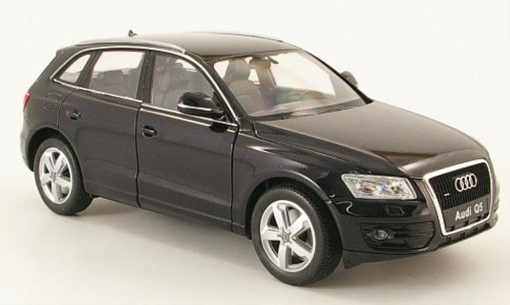 Audi Q5 1/24 Welly black diecast model cars