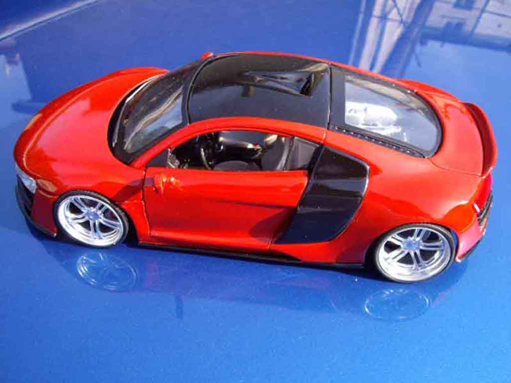 Audi R8 4.2 fsi tdi 1/18 Maisto