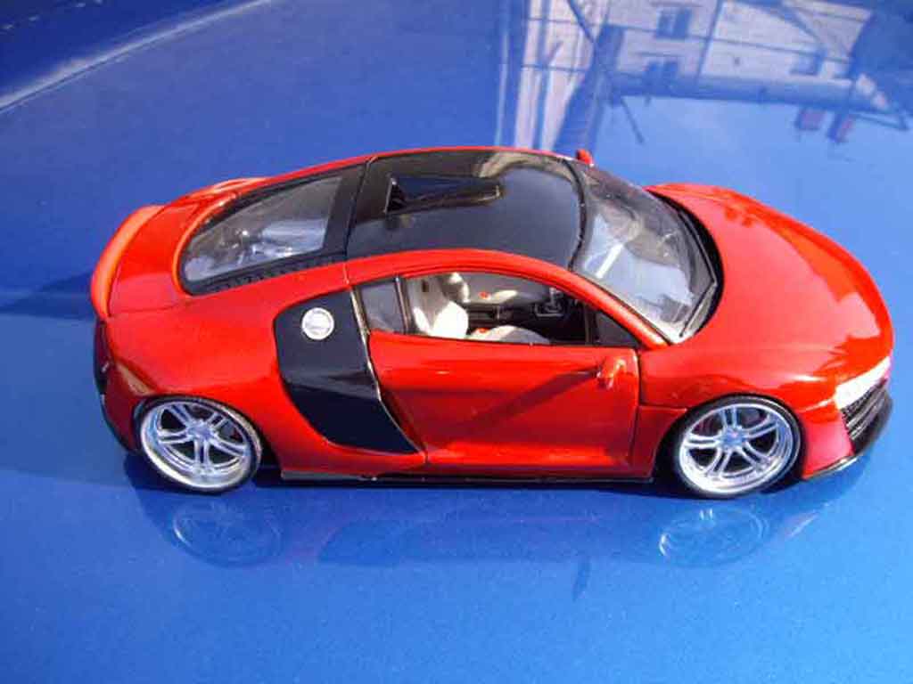 Audi R8 4.2 fsi tdi 1/18 Maisto
