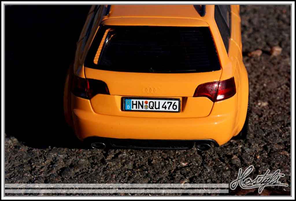 Audi RS4 avant orange papaye 1/18 Minichamps