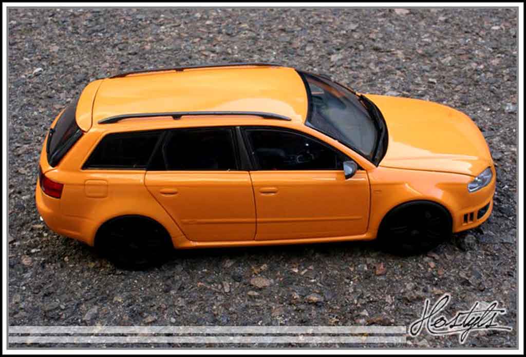 Audi RS4 avant orange papaye 1/18 Minichamps