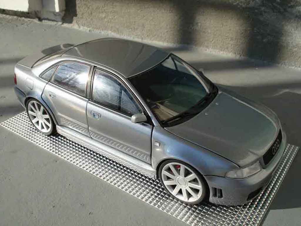 Audi S4 berline v6 bi-turbo grey jantes 18 pouces 1/18 Ut Models