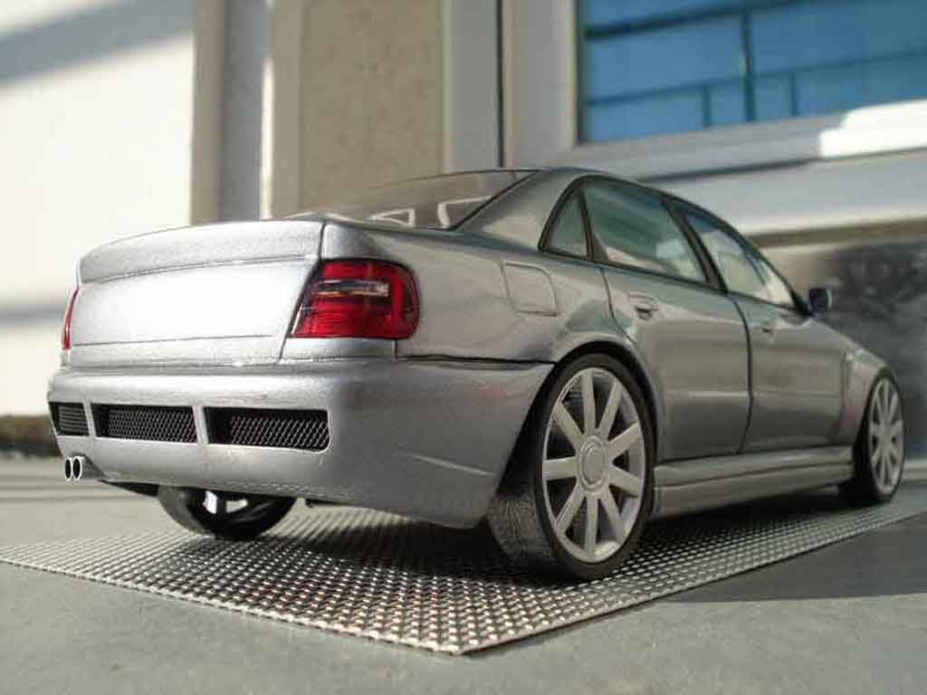 Audi S4 berline v6 bi-turbo grey jantes 18 pouces 1/18 Ut Models