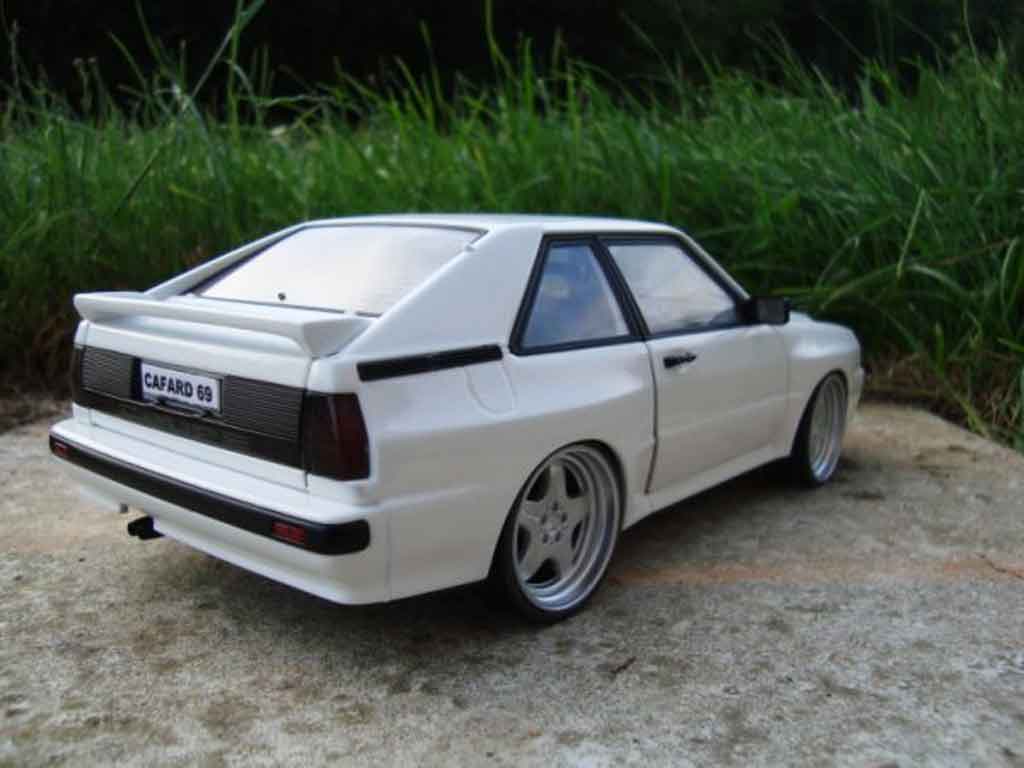 Audi Sport Quattro 1/18 Autoart white jantes amg en 17 pouces entierement en alu diecast model cars