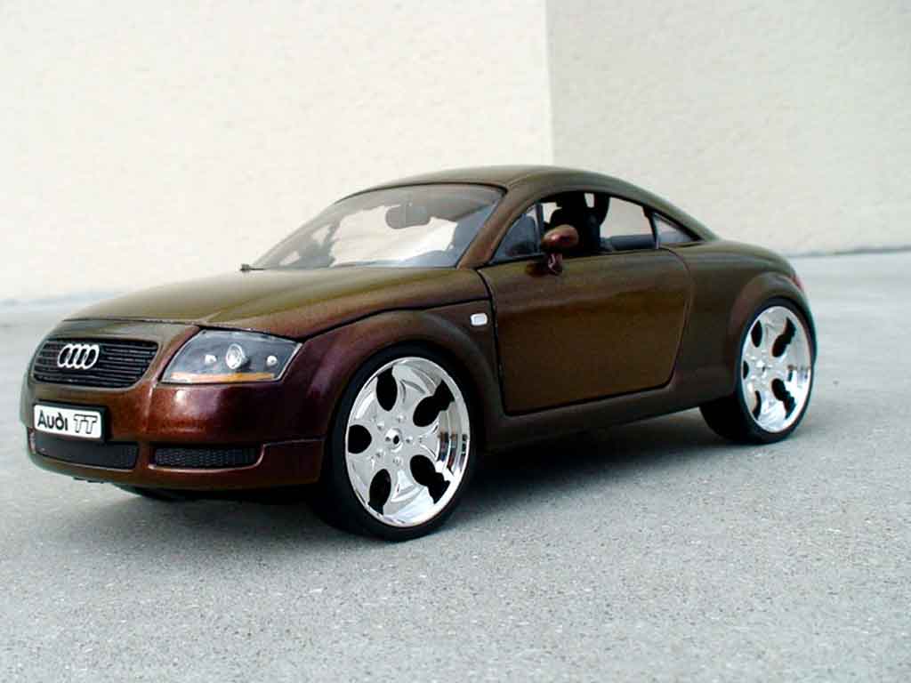 Audi TT coupe 1/18 Revell coupe firefly peinture cameleon diecast model cars