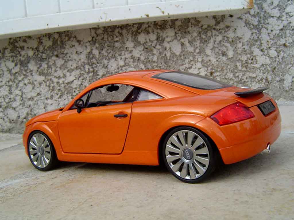 Audi TT coupe jantes audi a8 orange lamborghini 1/18 Revell