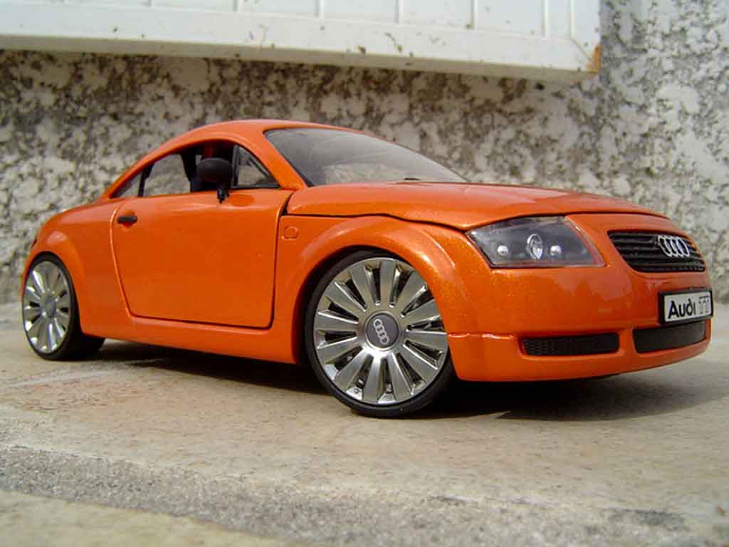 Audi TT coupe jantes audi a8 orange lamborghini 1/18 Revell