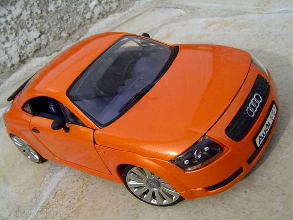Audi TT coupe jantes audi a8 orange lamborghini 1/18 Revell