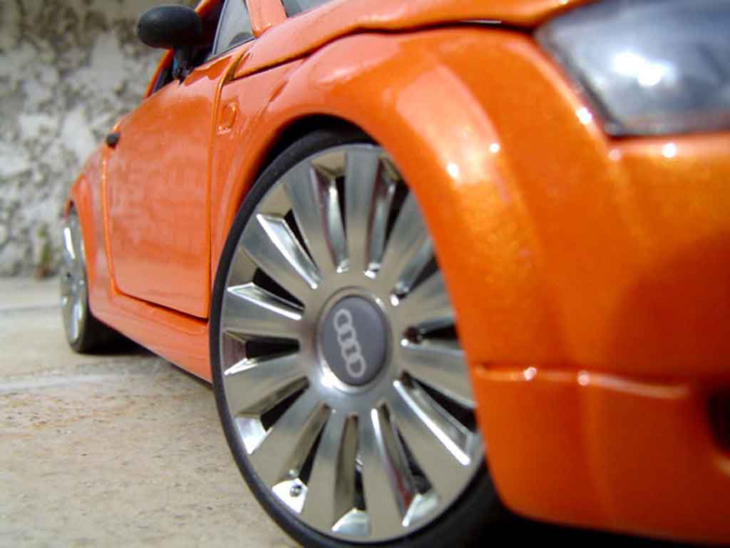 Audi TT coupe jantes audi a8 orange lamborghini 1/18 Revell