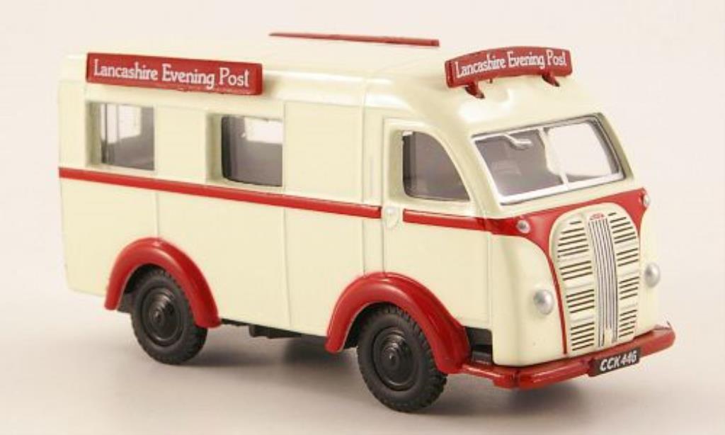 Austin K8 1/76 Oxford Threeway Van Lancashire Evening Post diecast model cars