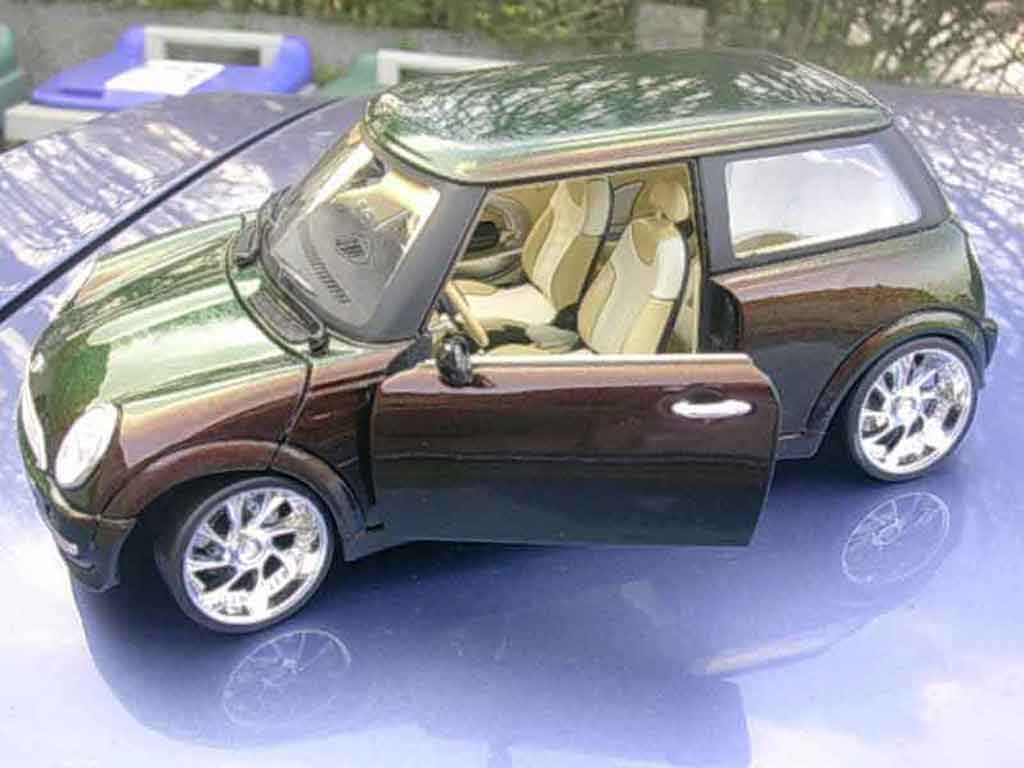 Mini One 1/18 Burago carat cameleon diecast model cars