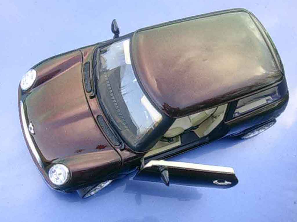 Mini One Base carat cameleon 1/18 Burago