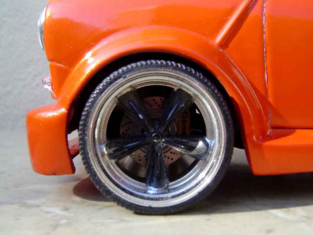 Austin Mini cooper kit carrosserie et jantes 13 pouces 1/18 Burago