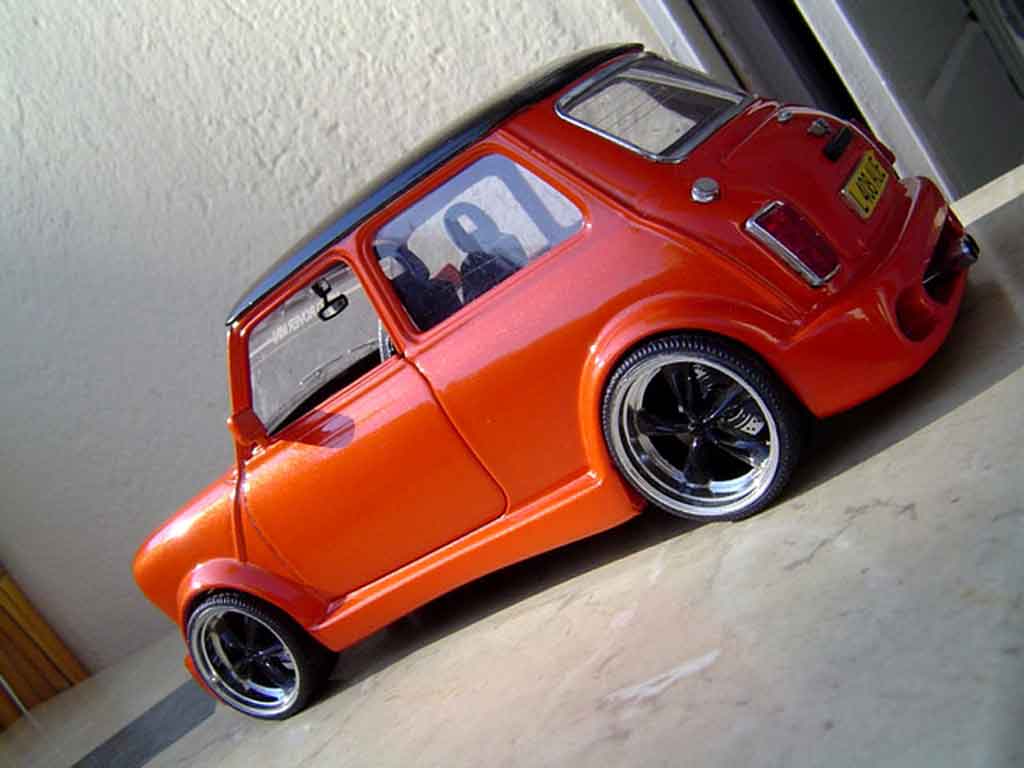 Austin Mini cooper kit carrosserie et jantes 13 pouces 1/18 Burago
