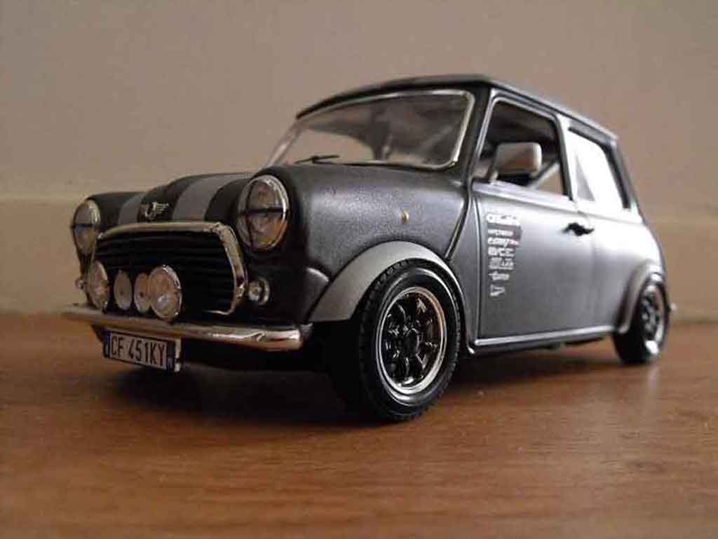 Austin Mini Cooper 1/18 Burago Cooper 1969 preparation course diecast model cars