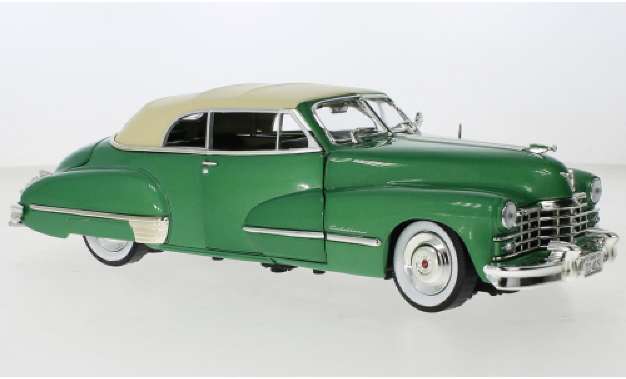 Cadillac Series 62 1/18 Auto World Convertible metallise green/beige 1947 diecast model cars