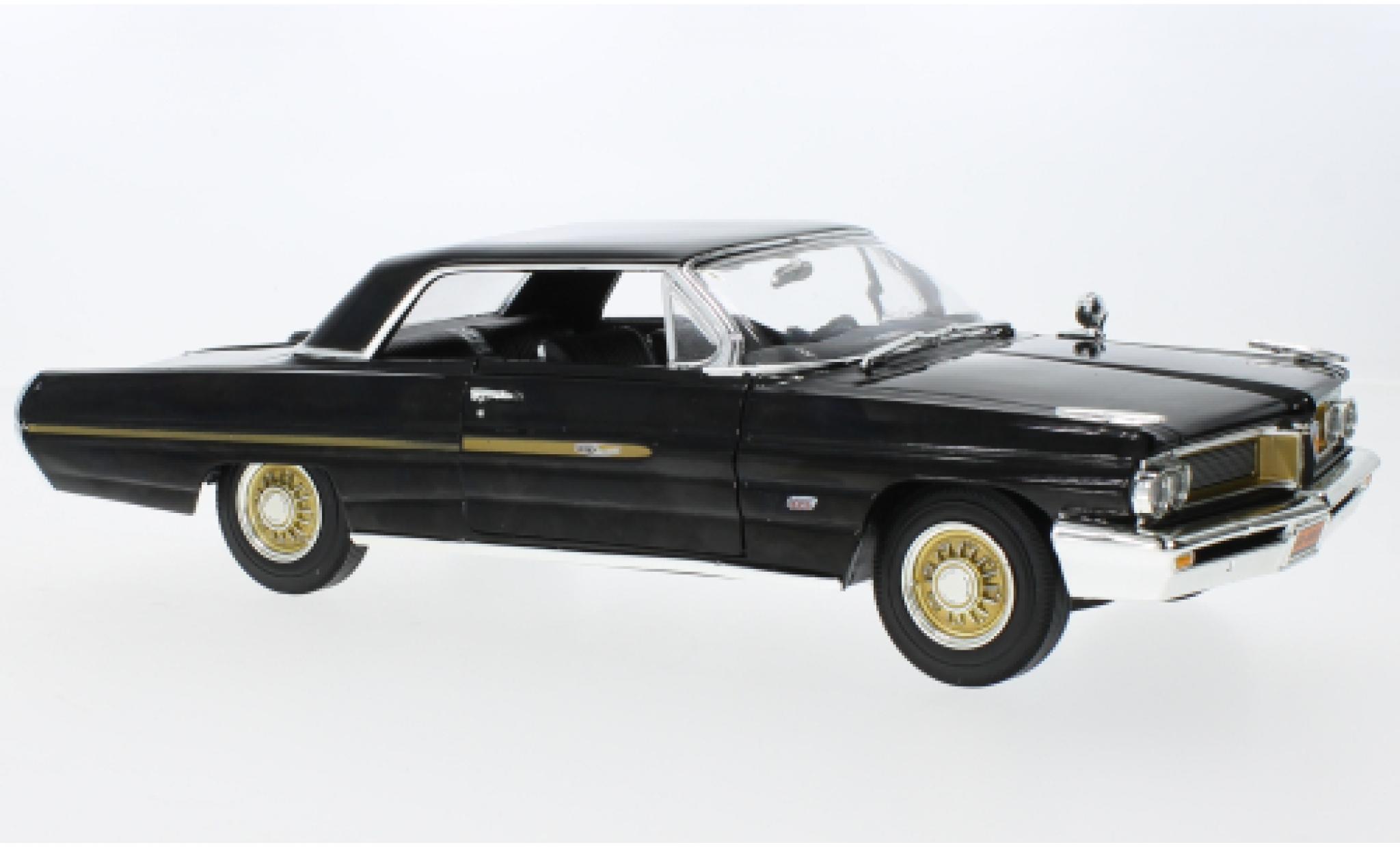 Pontiac Grand Prix 1/18 Auto World Fireball Roberts Edition black/dor&eacute; 1962 diecast model cars