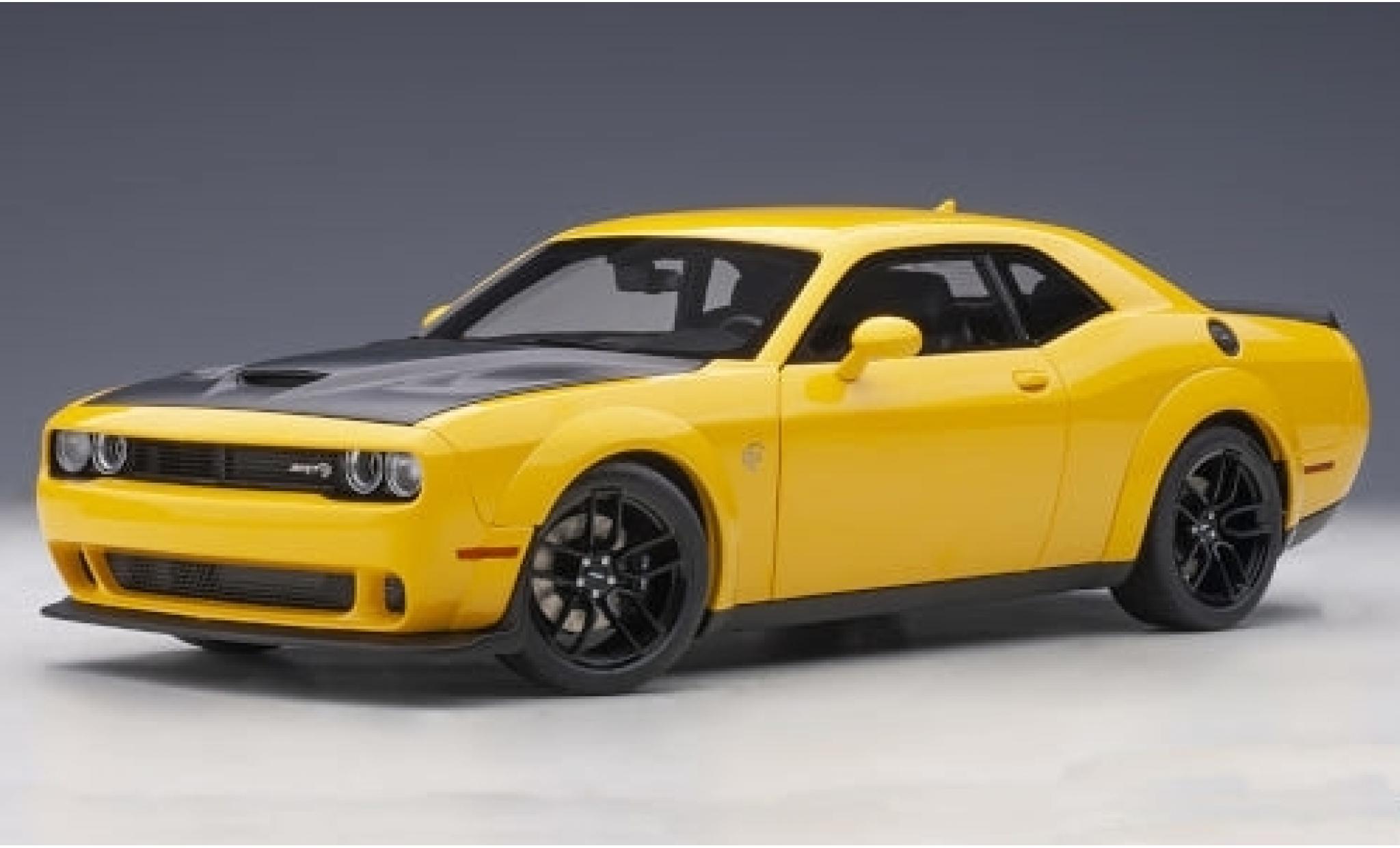 Dodge Challenger 1/18 AUTOart SRT Hellcat Widebody yellow/matt-black 2018 diecast model cars
