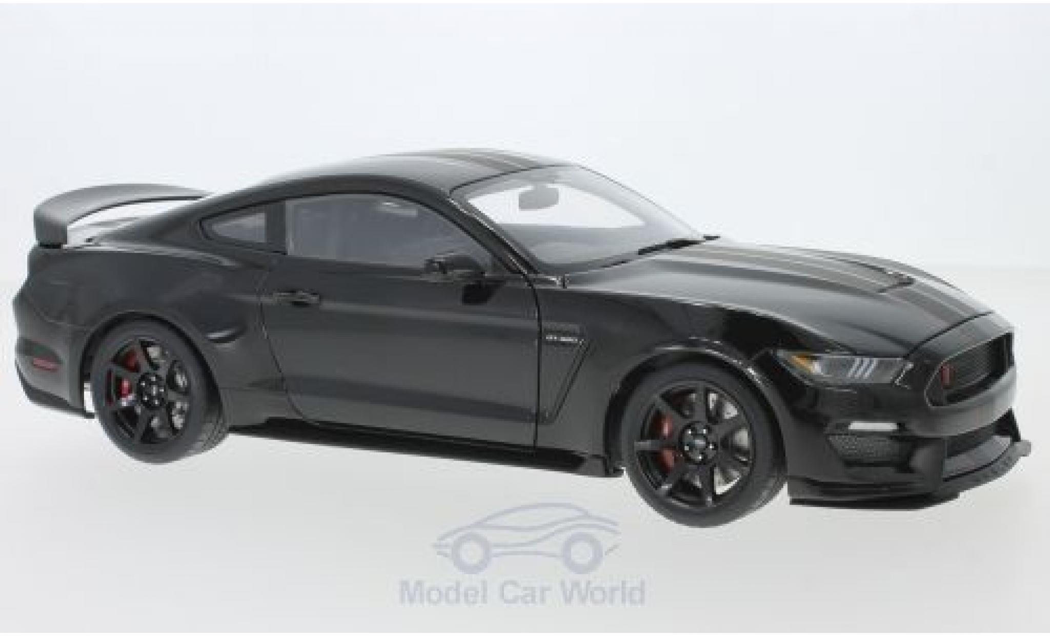 Ford Mustang 1/18 AUTOart Shelby GT-350R black/matt-black 2017 diecast model cars