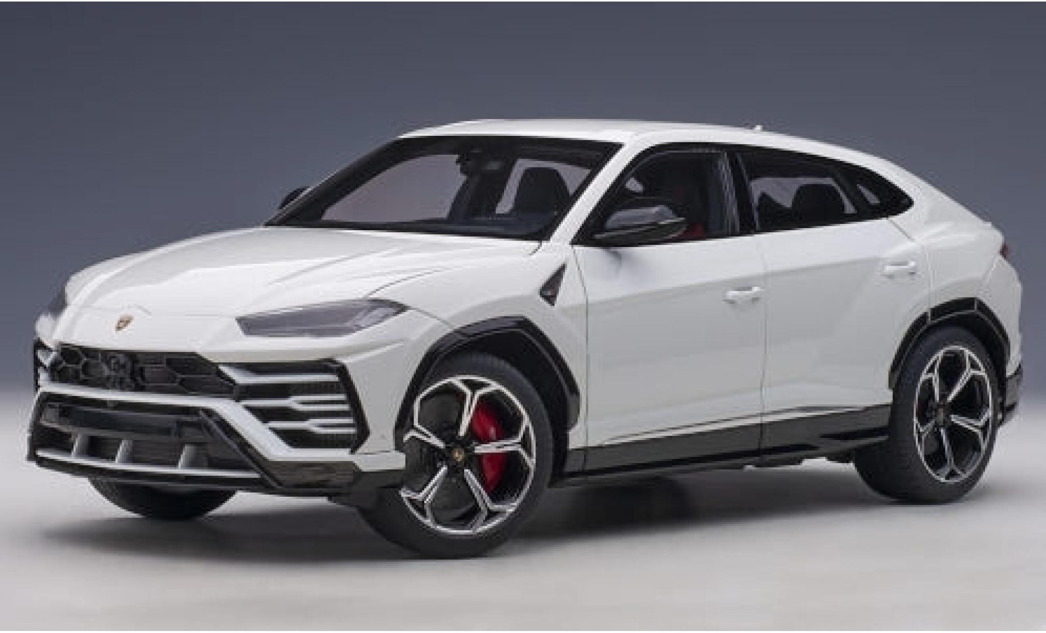 Lamborghini Urus 1/18 AUTOart metallic white 2018 diecast model cars