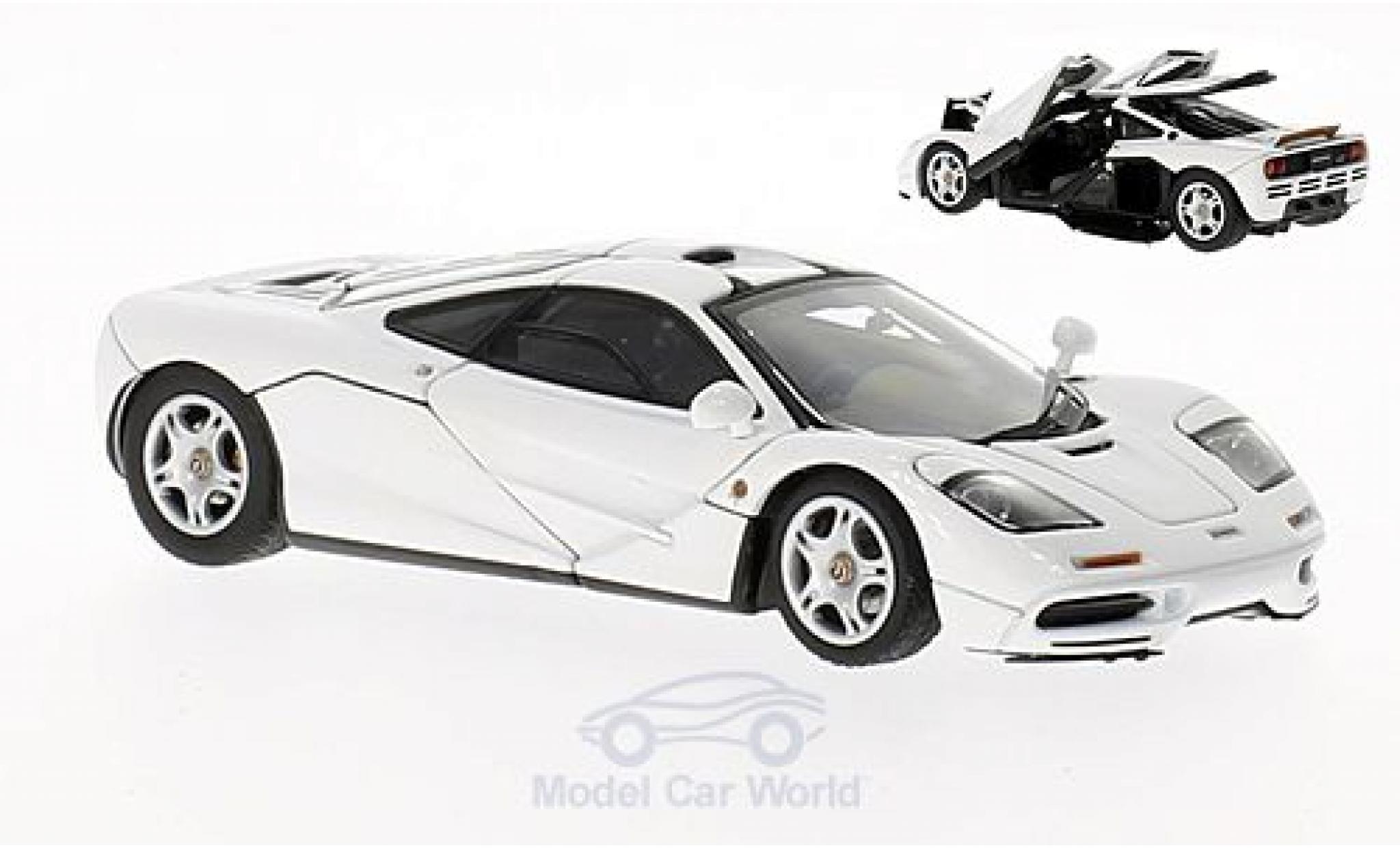 McLaren F1 1/43 AUTOart white 1994 mit vielen beweglichen Teilen und Koffer-Set diecast model cars