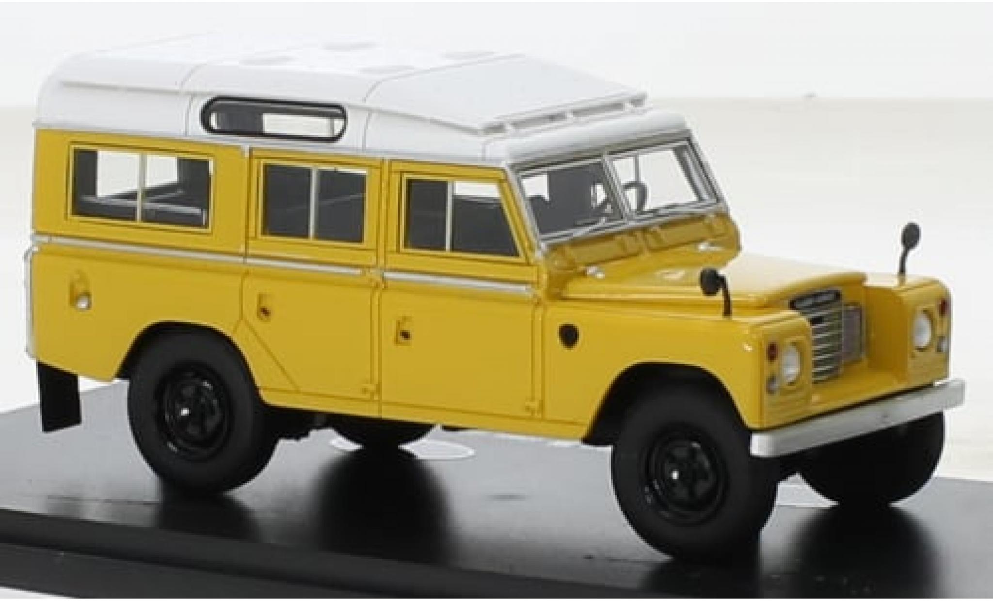 Land Rover 109 1/43 AutoCult Autocult/Avenue 43 Series III yellow/white 1975 1:43 diecast model cars