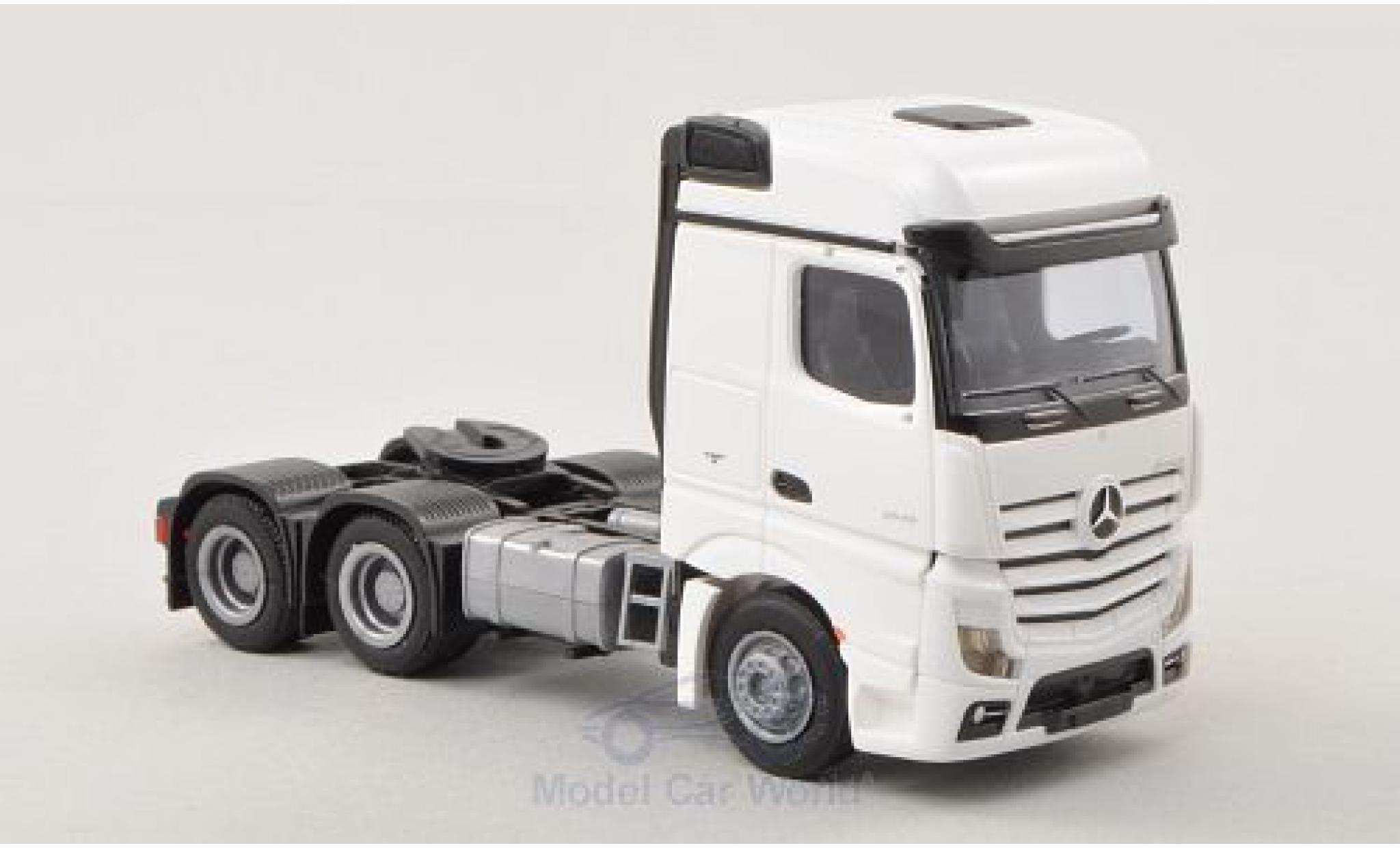 Mercedes Actros 1/87 AWM 2 Bigspace white Solo-Zugmaschine 3-achsig white diecast model cars