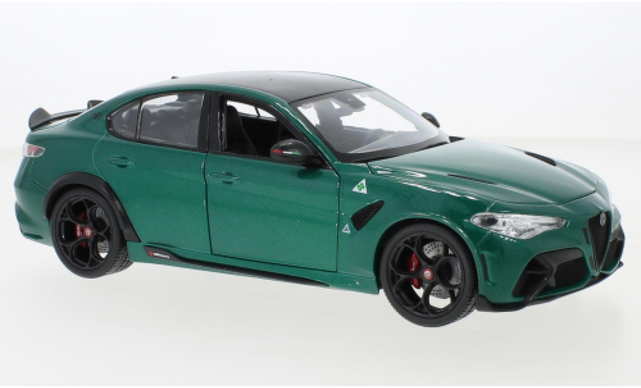 Alfa Romeo Giulia 1/18 Burago GTA metallise green 2020 diecast model cars