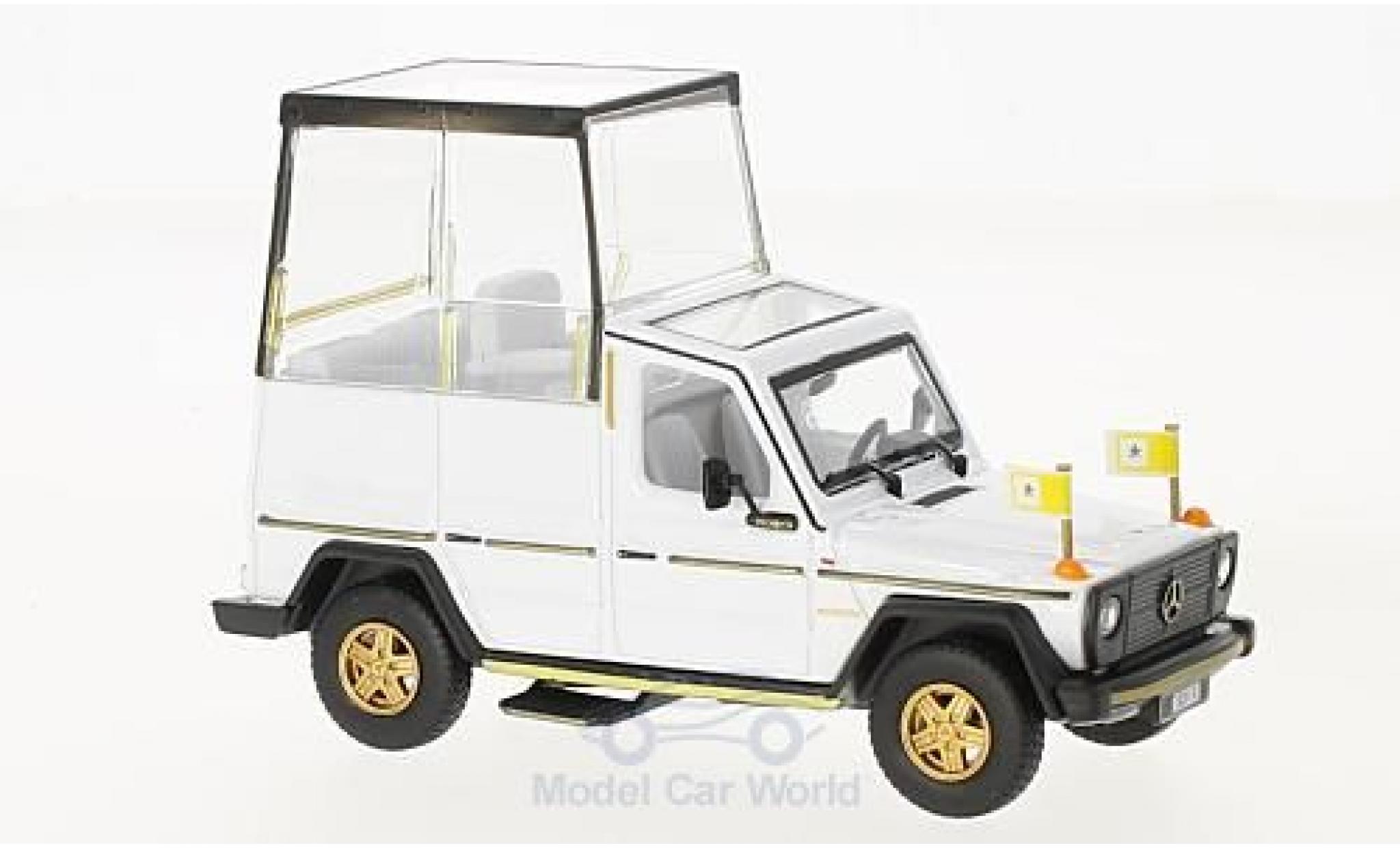 Mercedes 230 1/43 Burago GE white PAPAMOBILE 2010 diecast model cars