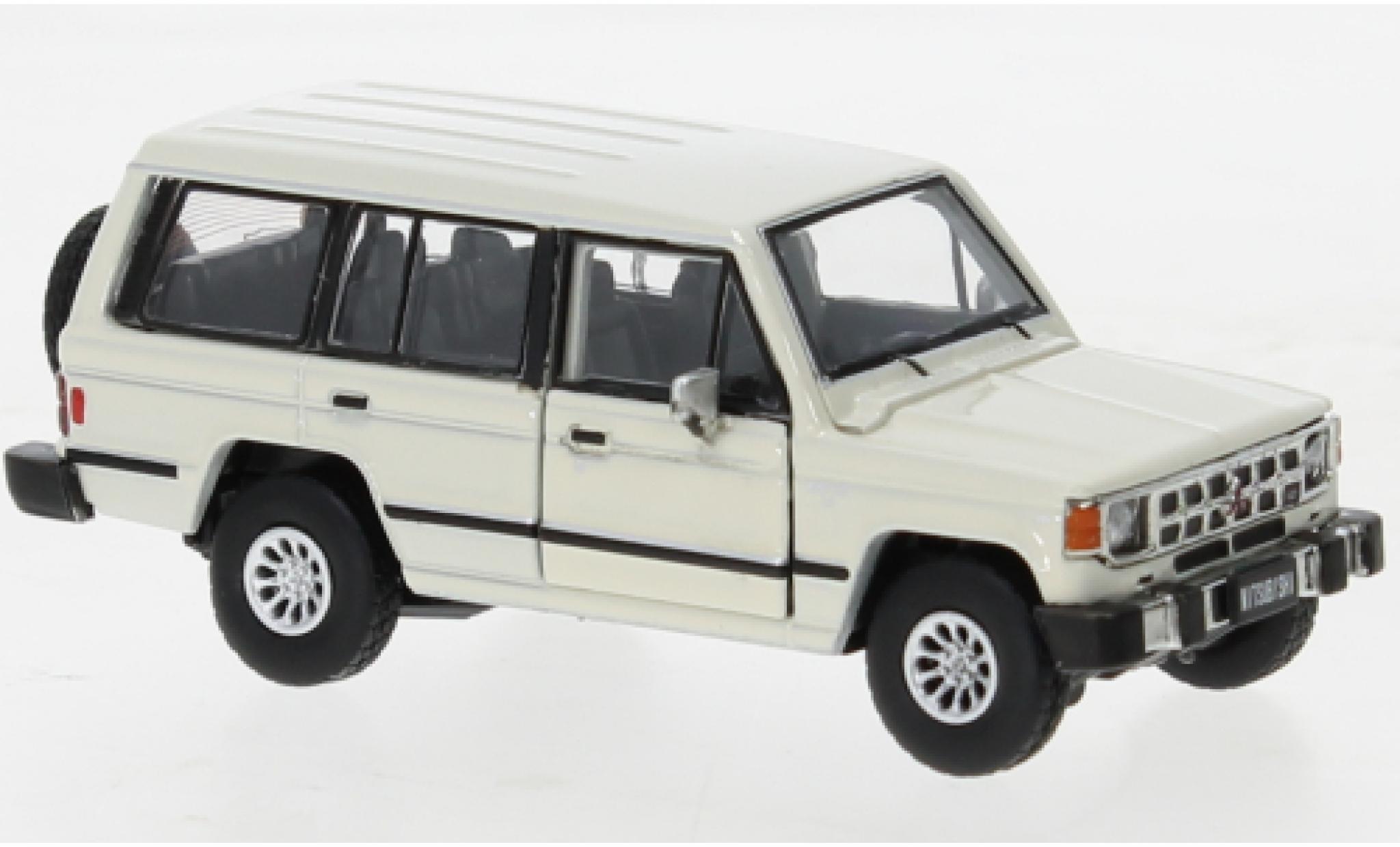 Mitsubishi Pajero 1/64 BM Creations MK1 beige clair 1983 diecast model cars