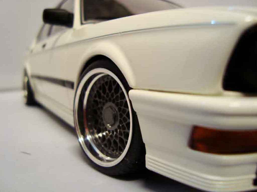 Bmw 535 tuning M i 1985 jantes bbs 1/18 Autoart
