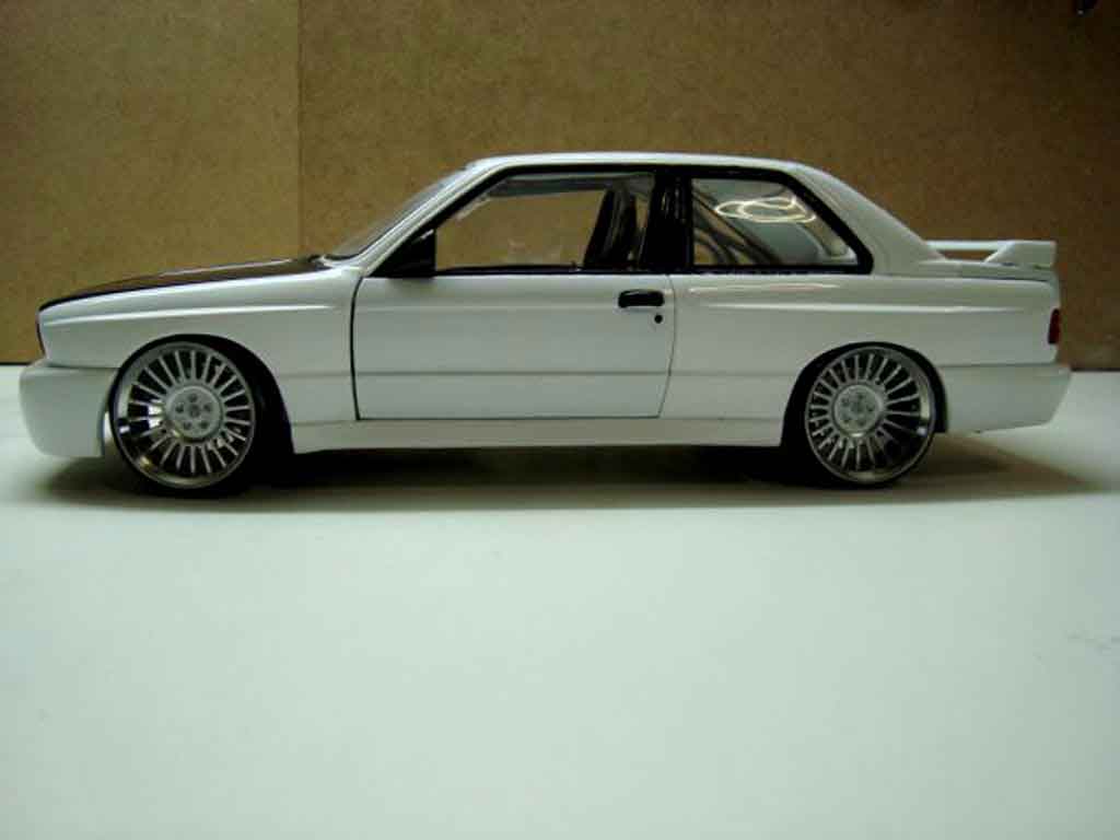 Bmw M3 coupe E30 white jantes hartge 19 pouces 1/18 Minichamps
