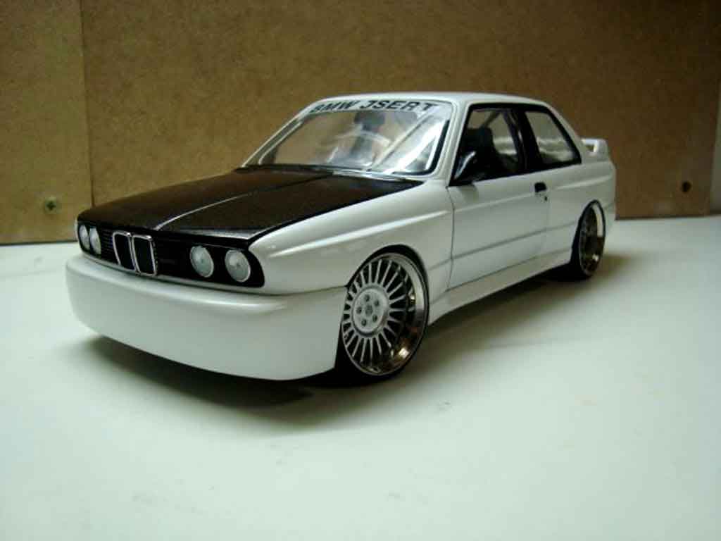 Bmw M3 E30 1/18 Minichamps E30 white jantes hartge 19 pouces diecast model cars