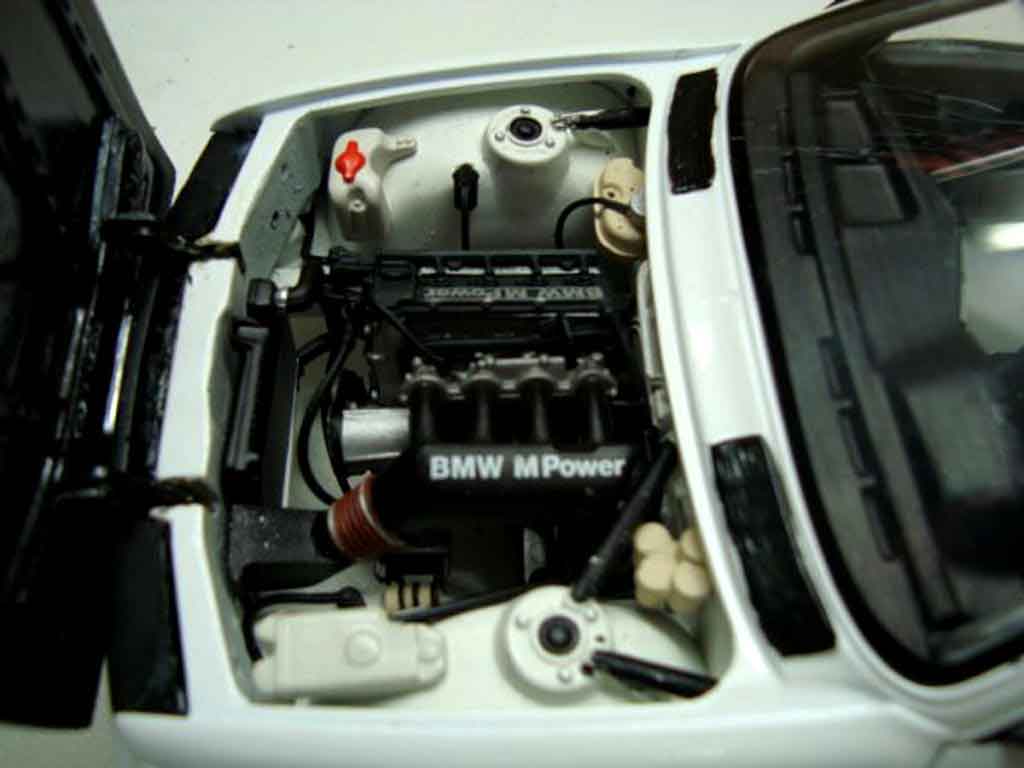 Bmw M3 coupe E30 white jantes hartge 19 pouces 1/18 Minichamps
