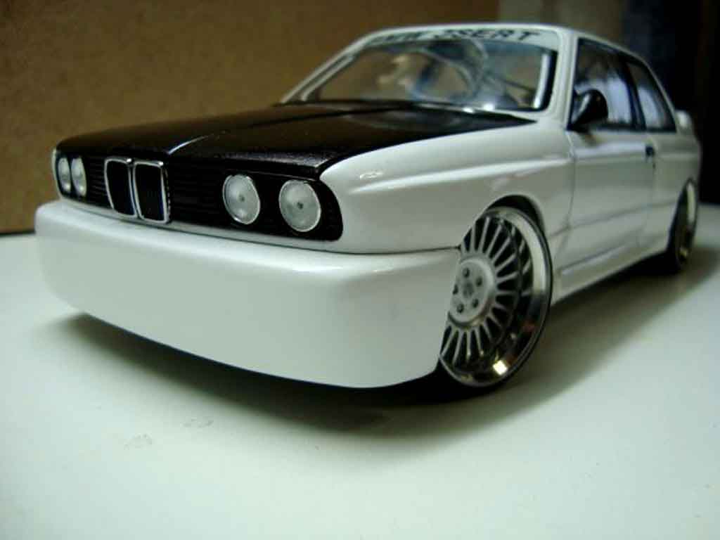 Bmw M3 coupe E30 white jantes hartge 19 pouces 1/18 Minichamps