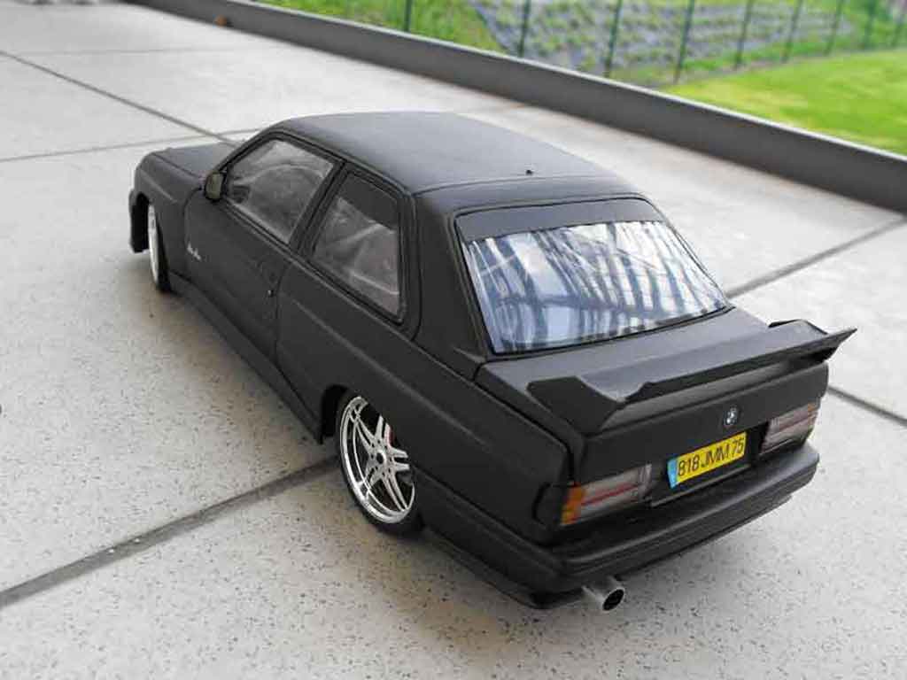 Bmw M3 coupe E30 black echappement inox nos 1/18 Minichamps
