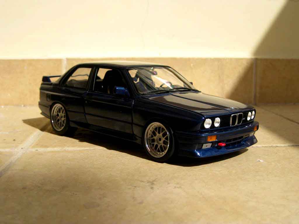 Bmw M3 evo 2 E30 rsi evolution swap moteur v10 1/18 Minichamps