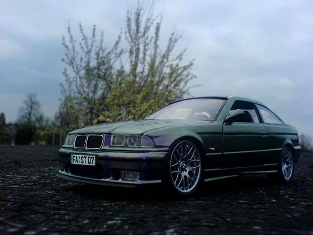 Bmw M3 coupe E36 peinture cameleon jantes m5 1/18 Ut Models