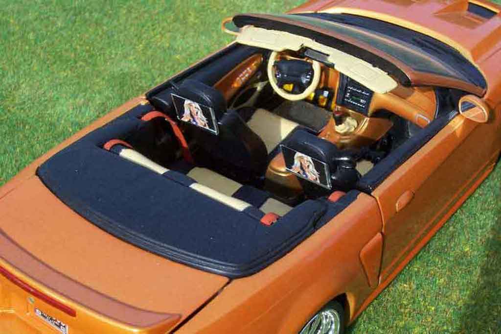 Ford Mustang 2003 svt cabriolet orange juice 1/18 Ut Models
