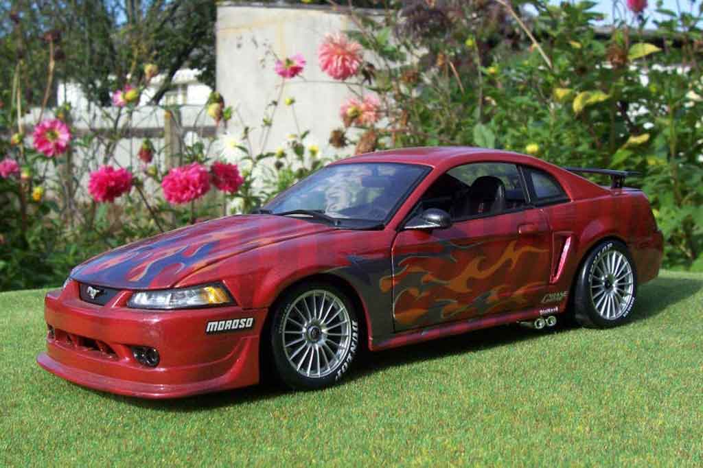 Ford Mustang 2000 1/18 Ut Models 2000 svt cobra fire snake diecast model cars