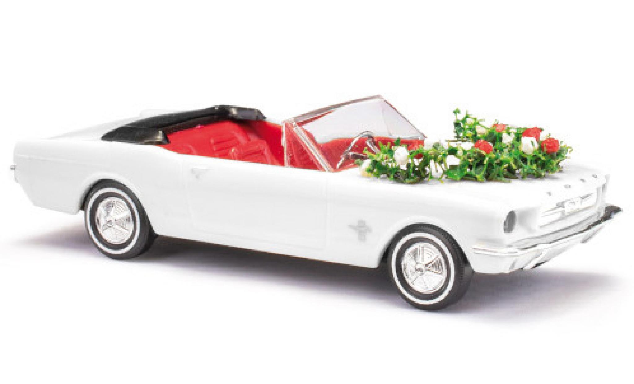 Ford Mustang 1/87 Busch Convertible white mariage avec D&eacute;coration diecast model cars